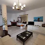 Olive Tree House 度假居 *